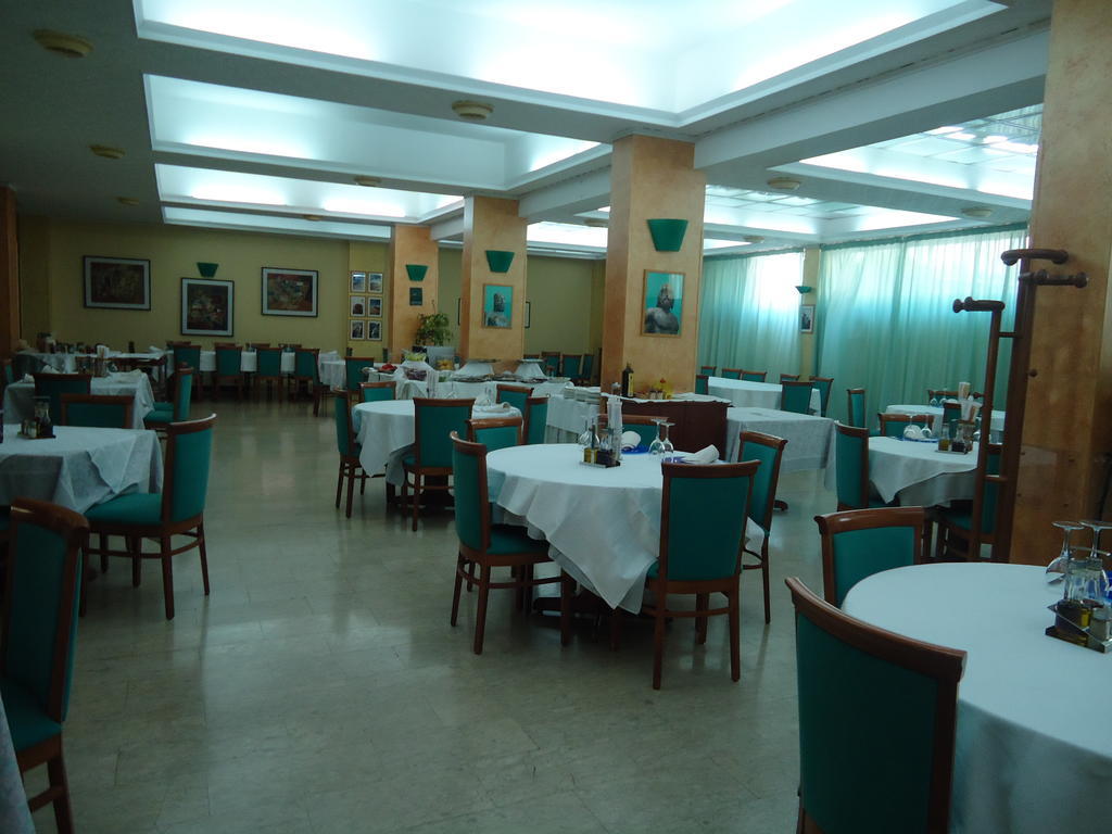 Hotel Ristorante Mommo Polistena Eksteriør bilde