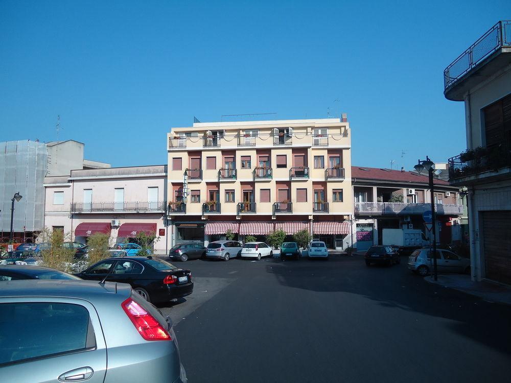 Hotel Ristorante Mommo Polistena Eksteriør bilde